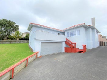 1/689 Richardson Road, Mount Roskill, Auckland