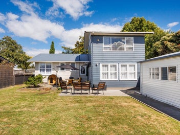 39 Apollo Parade, Milson, Palmerston North