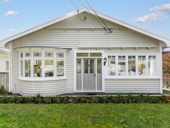 4 Collier Avenue, Karori, Wellington