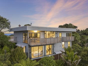 12 Victory Road, Laingholm, Auckland