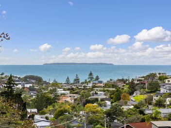 2/80 Matipo Road, Mairangi Bay, Auckland