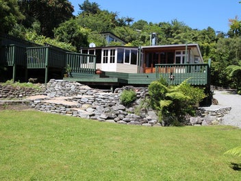 15 Weenink Road, Karoro, Greymouth