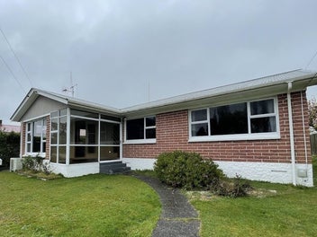 28 Lewis Street, Glenview, Hamilton