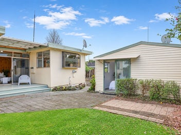22 Mitcham Avenue, Forest Lake, Hamilton