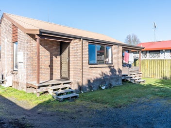 120A Clarkin Road, Fairfield, Hamilton
