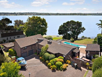 19 Sanctuary Point, Sunnyhills, Auckland