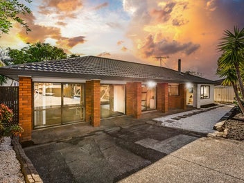2/16 Matisse Drive, West Harbour, Auckland