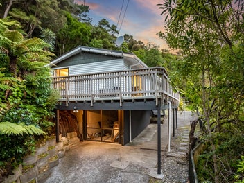 32 John Street, Stokes Valley, Lower Hutt