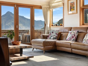 9 McKerrow Place, Sunshine Bay, Queenstown