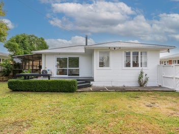 8 Fenwick Crescent, Hillcrest, Hamilton