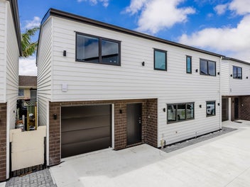 19E Woolfield Road, Papatoetoe, Auckland