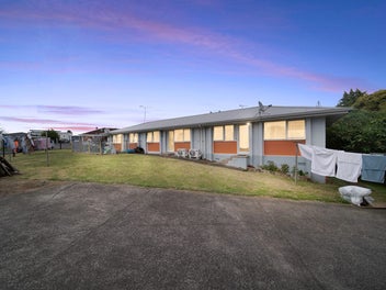 16 Rodney Street, Northland, Wellington