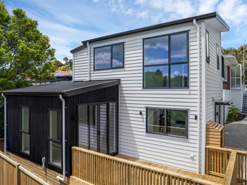 16D Downing Street, Glenfield, Auckland