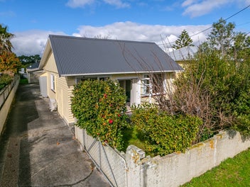 15 Waite Street, Featherston