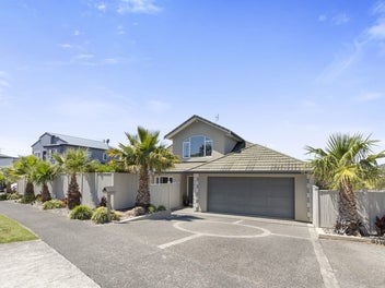 77 The Masthead, Whitby, Porirua