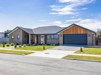 1 Merino Crescent, Amberley, Amberley