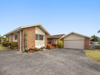 16 Harbour Lights Close, West Harbour, Auckland