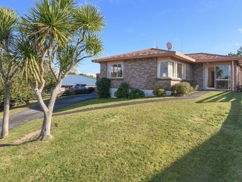35 Redmond Street, Judea, Tauranga