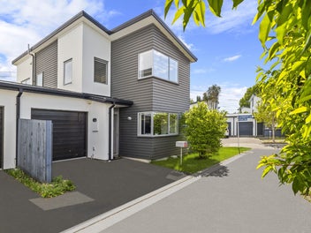 11 Longueval Lane, Broomfield, Christchurch