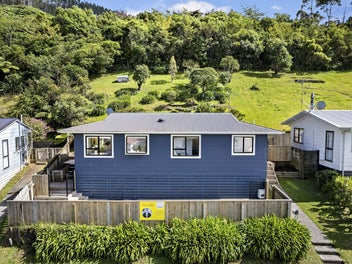 7 Westra View, Tawa, Wellington