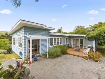 33 Forest Road, Raumati South, Paraparaumu