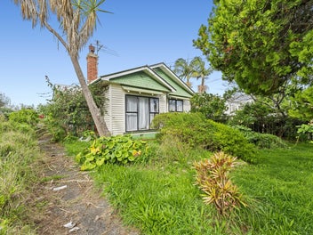 42 Earlsworth Road, Mangere East, Auckland
