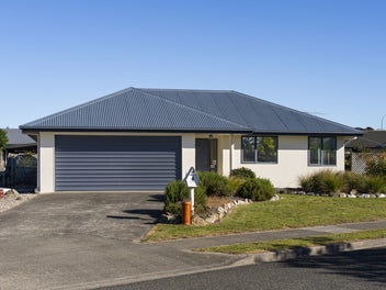 4 Longfields Road, Brightwater