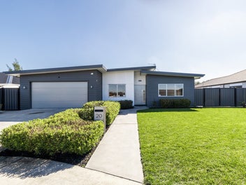 20 Dinneen Close, Frimley, Hastings