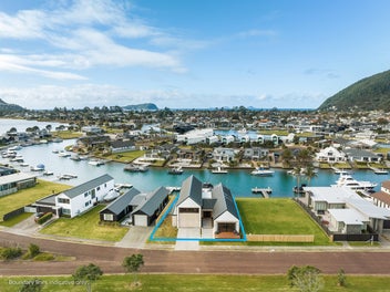 152 Waterways Parade, PAUANUI, HIKUAI