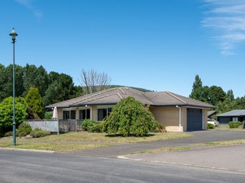 4 Lakemere Way, Kinloch, Taupō