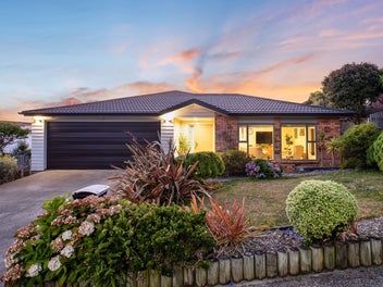 121 Te Puia Drive, Aotea, Porirua