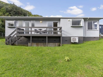 12 Evesham Place, Newlands, Wellington