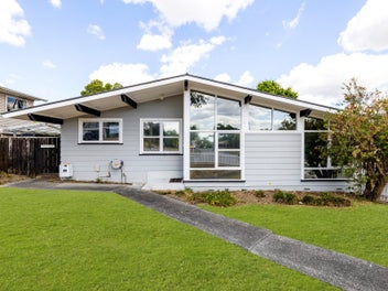 77 Pohutukawa Drive, Pukete, Hamilton