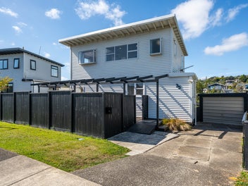 35 Kapiti Crescent, Titahi Bay, Porirua