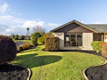 10 Cairns Crescent, Rototuna, Hamilton