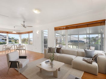 1/90 Browns Bay Road, Rothesay Bay, Auckland