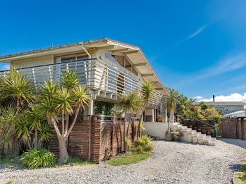 28 Golf Links Road, Carters Beach, Westport