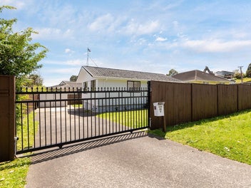 1/39 Albrecht Avenue, Hillsborough, Auckland