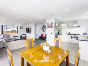 16 Mcewen Crescent, Riverstone Terraces, Upper Hutt