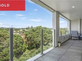 304/25 BUTE Road, Browns Bay, Auckland