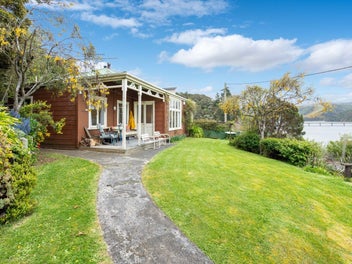 6 Kingston, Taieri Mouth, Waihola