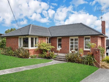 1/3 Newhaven Terrace, Mairangi Bay, Auckland