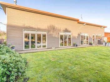 12 Morton Street, Riverton