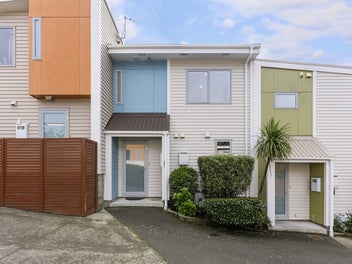 2/2 Chelmsford Street, Ngaio, Wellington