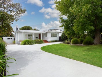 725 Te Atatu Road, Te Atatu Peninsula, Auckland