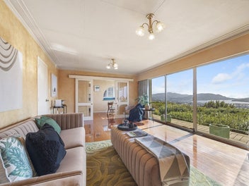 50 Earls Road, Saint Clair, Dunedin