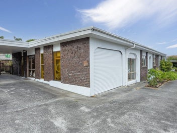 1/51A View Road, Henderson, Auckland