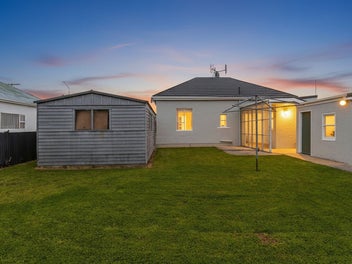 17 Burns Street, South Dunedin, Dunedin