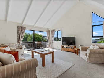 1/33 Penzance Road, Mairangi Bay, Auckland