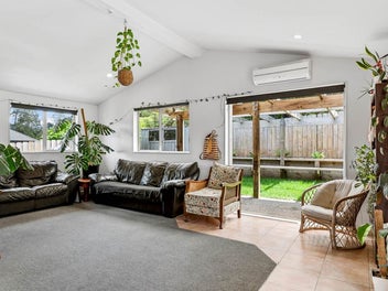 12C Relko Crescent, Torbay, Auckland